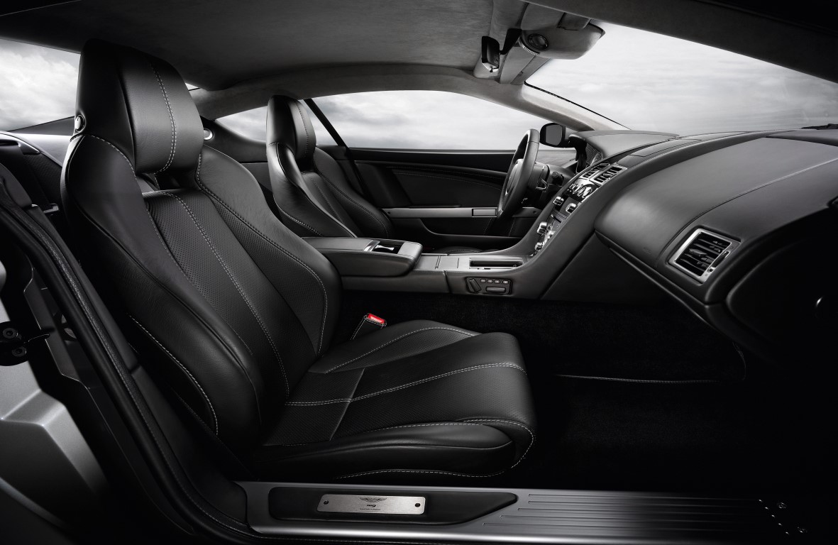 Aston Martin DB9 5.9 V12 (Automático)